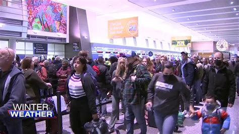DIA sees hundreds of delays, dozens of cancellations as winter storm begins